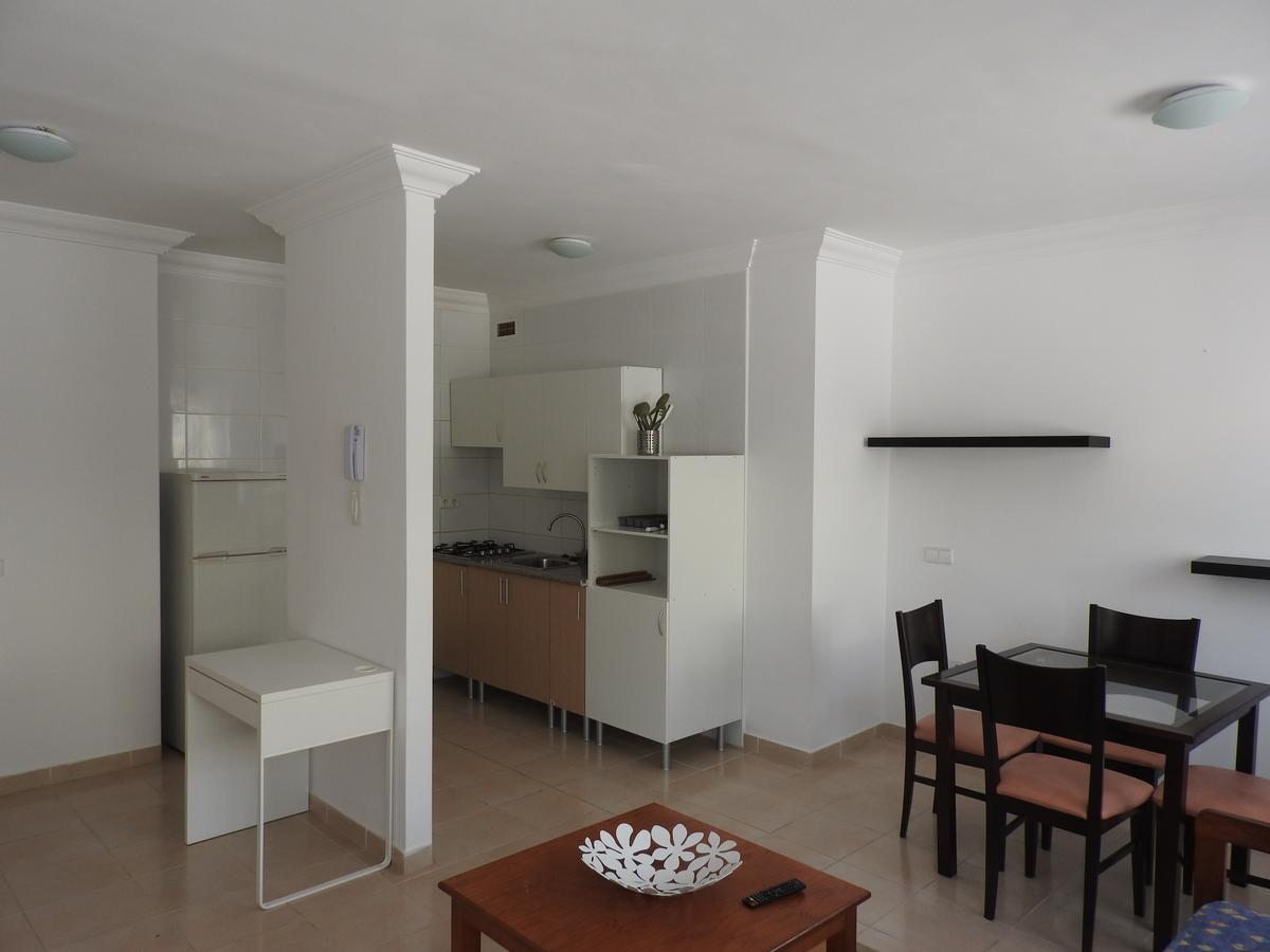 Apartamentos Borba 格拉纳迪利亚-德阿沃纳 外观 照片