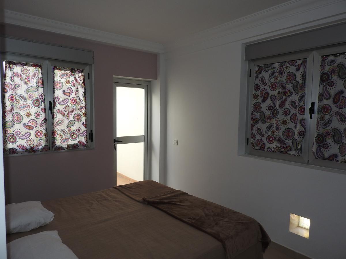Apartamentos Borba 格拉纳迪利亚-德阿沃纳 外观 照片